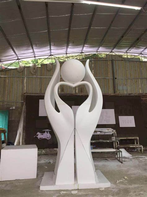 梧州玻璃钢人物雕塑制造