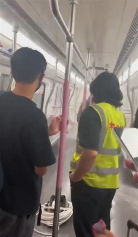 武汉地铁回应乘客背包冒烟