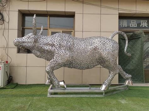江苏玻璃钢牛动物雕塑艺术小品