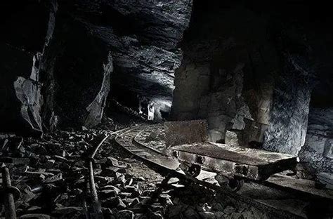 江西一石矿发生垮塌致4人死亡