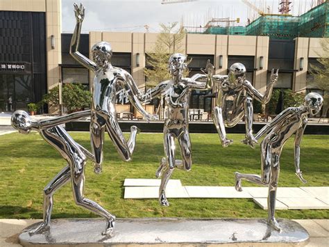 河南不锈钢人物市政广场雕塑