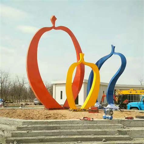 河南玻璃钢抽象雕塑公司