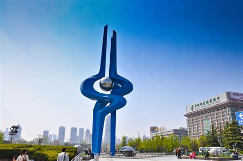 济南广场不锈钢雕塑介绍