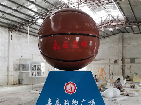 深圳打篮球运动玻璃钢雕塑