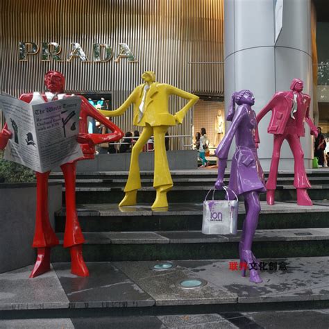 潮州商场装饰玻璃钢人物雕塑