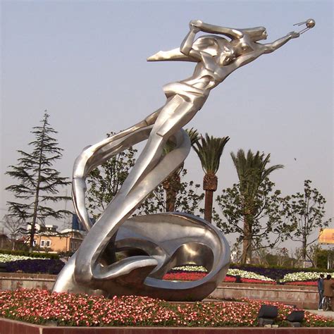濮阳公园不锈钢人物雕塑