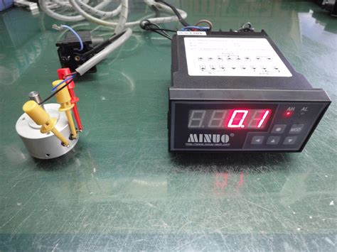 电容传感器位移的测量与标定