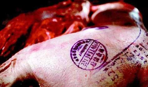 男子买精品猪肉发现2厘米针头