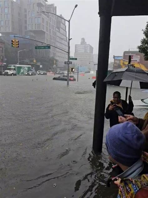 纽约因极端降雨天气进入紧急状态
