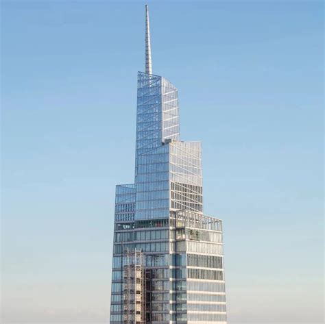 美国93层摩天大楼摇摆