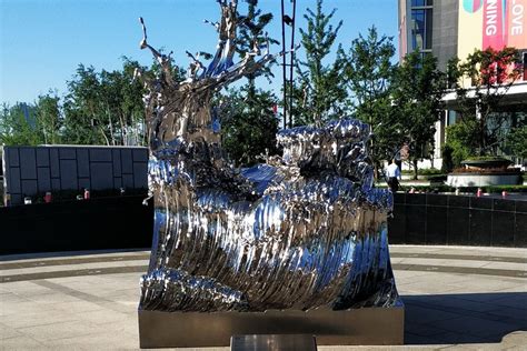 西安公园玻璃钢雕塑定做