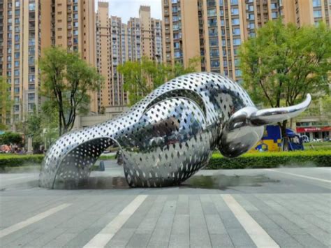 许昌不锈钢牛玻璃钢景观雕塑