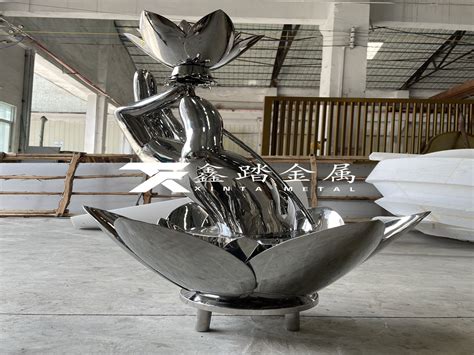 郑州镜面室内不锈钢雕塑小品公司