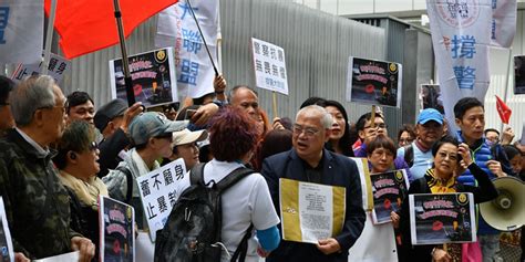 香港最大劳工团体立法会请愿