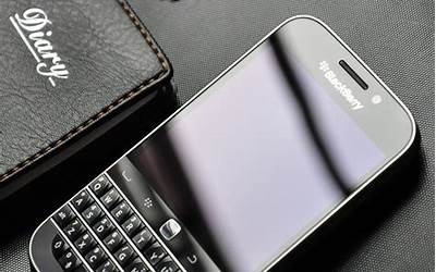 黑莓手机电信版（双模式3G商务利器 黑莓9630电信版评测）
