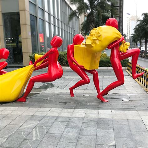 龙海玻璃钢步行街人物雕塑